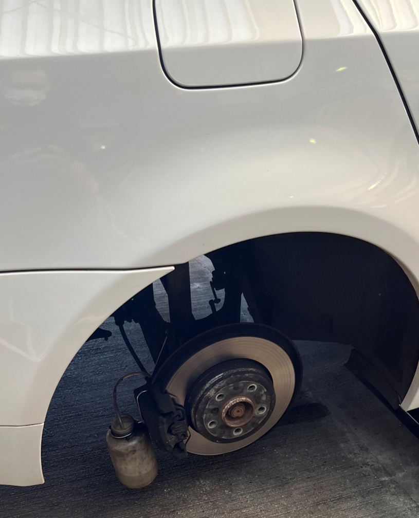 BMW　525i　ブレーキフルード交換