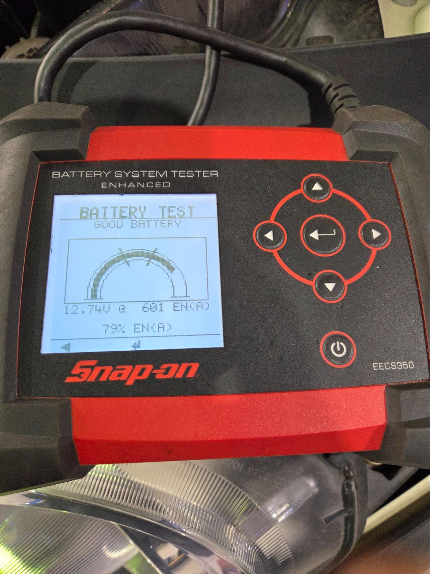 MINI　クラブマン　バッテリー電圧測定