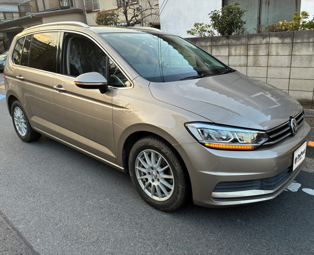 トゥーラン外観